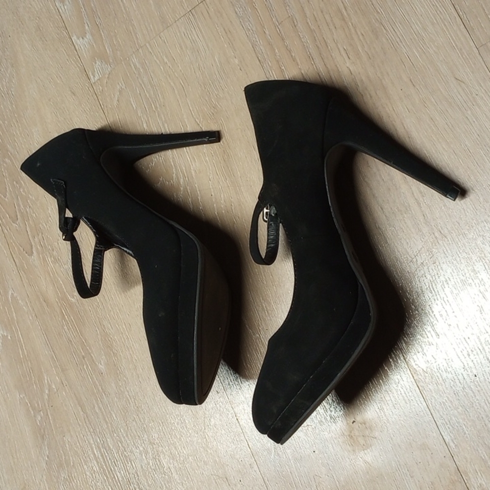 Anne Michelle Black Faux Suede Size 10